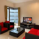 Family Only Cozy Villa On Top Of Bandung - De Reiz Iris Syariah 4Br
