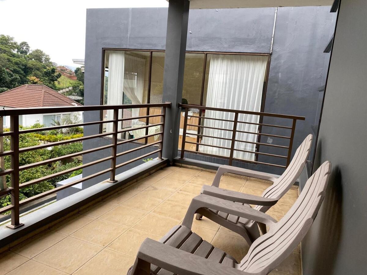 Family Only Cozy On Of - De Reiz Iris Syariah 4br Bandung