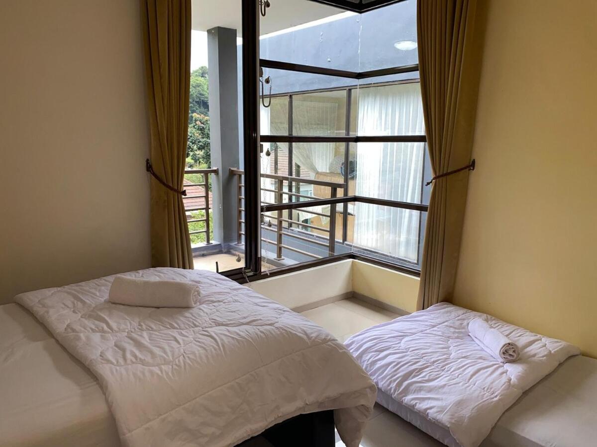 Villa Family Only Cozy On Of - De Reiz Iris Syariah 4br
