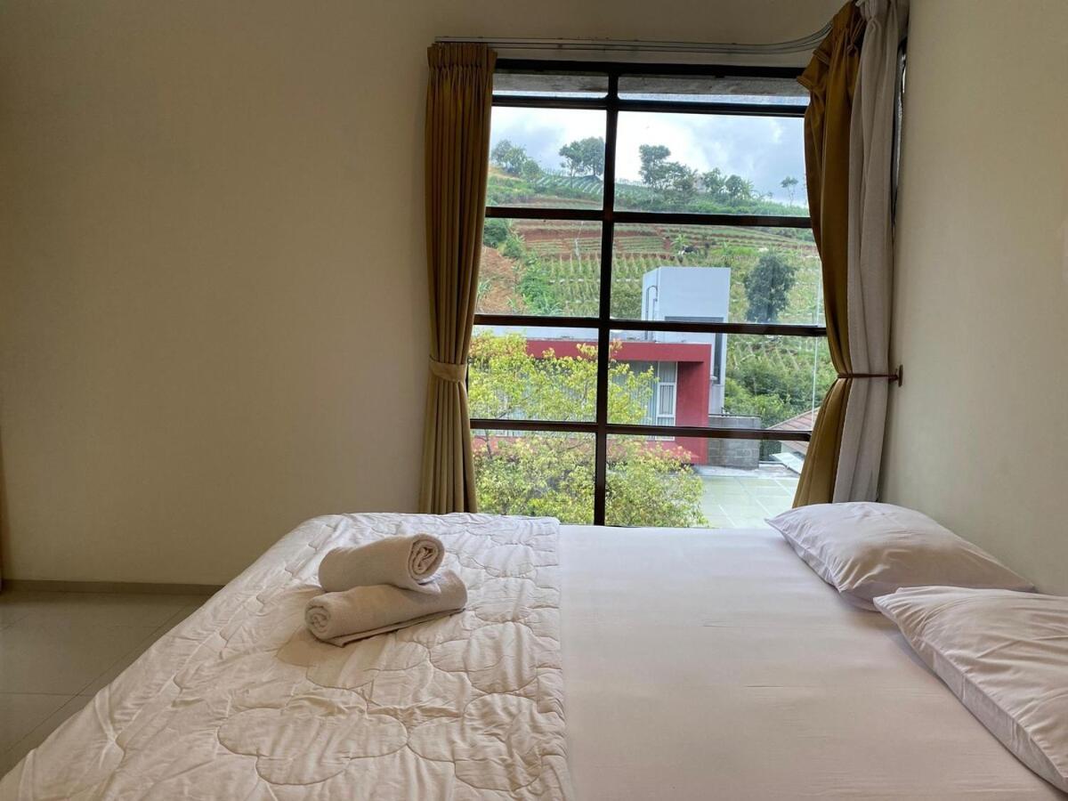 Family Only Cozy On Of - De Reiz Iris Syariah 4br *